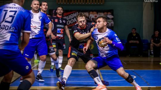 Pierwsza połowa zadecydowała o porażce Uniwersytetu Radom z MKS-em Wieluń