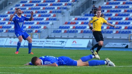 Pierwsza porażka Broni