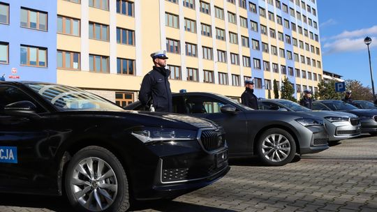 Pierwsza służba nowego nieoznakowanego radiowozu. Pierwsze zatrzymane prawo jazdy za prędkość