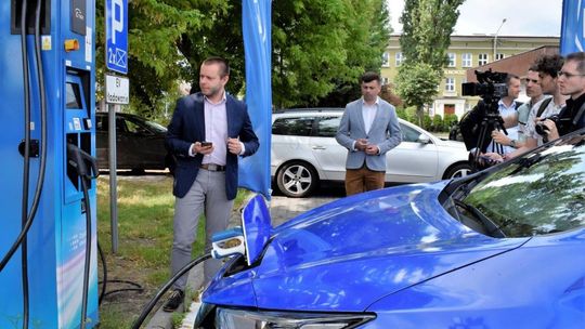 Pierwsze stacje ładowania samochodów elektrycznych w Kozienicach