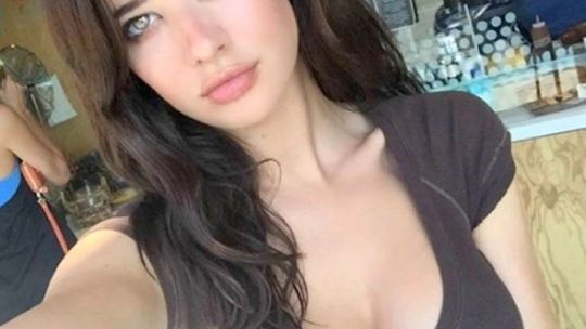 Pierwsze wydanie Playboya, bez nagości.