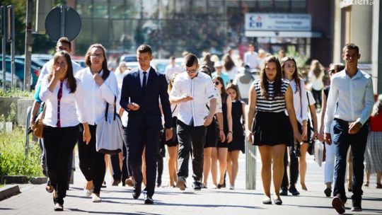 Pierwszy dzwonek wybrzmiał