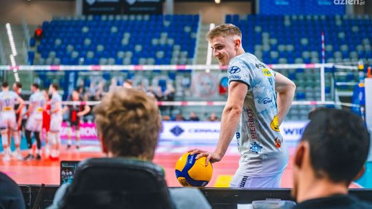 Pierwszy ruch kadrowy w Czarnych. Paweł Rusin zostaje w zespole