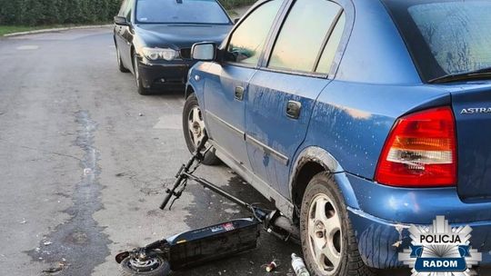 Pijani wjechali hulajnogą w samochód