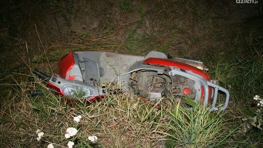 Pijany wjechał skuterem do rowu