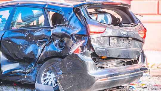 Pijany zniszczył 11 pojazdów przy ul. Słowackiego [WIDEO]