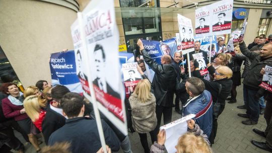 Pikieta polityczna pod naszą redakcją! Zdjęcia