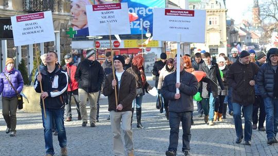 Pikieta radomskich studentów przeciw agrsji