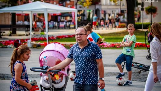 Piknik edukacyjny na Placu Corazziego