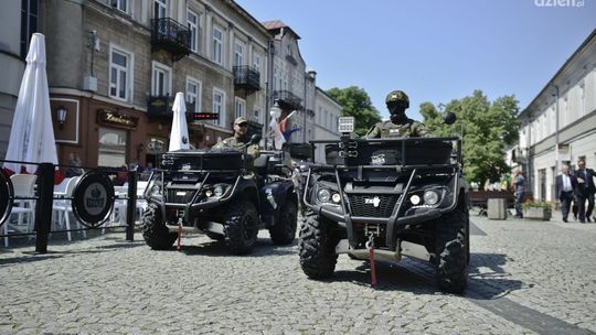 Piknik militarny z koncertami