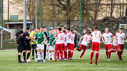 Pilica Białobrzegi wygrywa i testuje