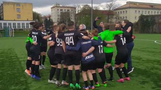 Piłkarki HydroTrucku Sportowej Czwórki Radom po raz drugi awansowały do Ekstraligi!