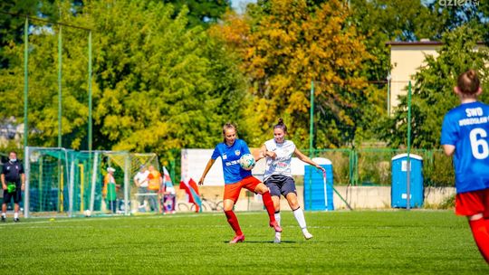 Piłkarki HydroTrucku zmierzą się z ligowym sąsiadem