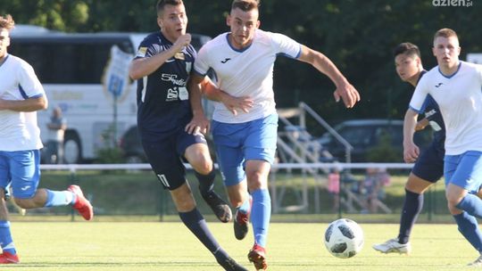 Piłkarz Oskara Przysucha na testach w 1. lidze