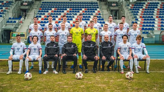 Piłkarze 3-ligowej Broni Radom po sesji zdjęciowej