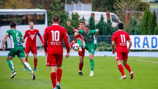 Piłkarze Broni ponownie na wyjeździe. Tym razem zagrają z Unią Skierniewice
