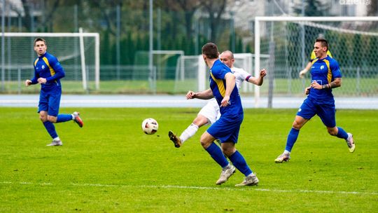Piłkarze Broni z domowym zwycięstwem. Odrobili dwie bramki