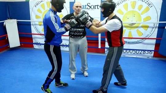 Piłkarze i pięściarze Broni trenowali razem