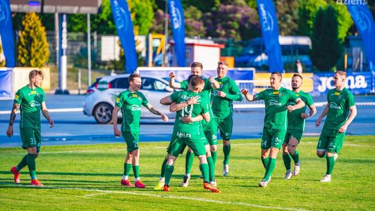 Piłkarze Radomiaka Radom świętowali awans do PKO Ekstraklasy na stadionie [WIDEO]