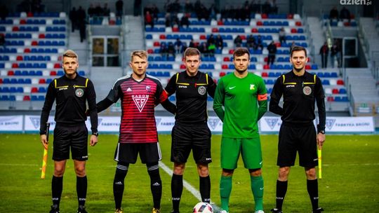 Piłkarze Świtu znajdują się w dołku. Czy Broń to wykorzysta?