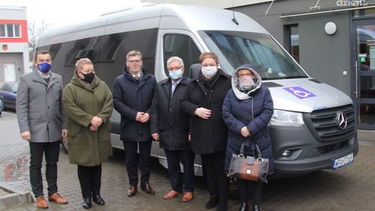Pionki. Nowy autobus dla niepełnosprawnych