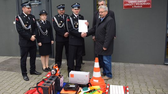 Pionki. Nowy sprzęt dla OSP w Czarnej