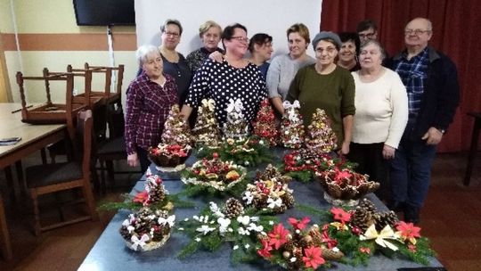 Pionki. Uczyli się robić ozdoby bożonarodzeniowe