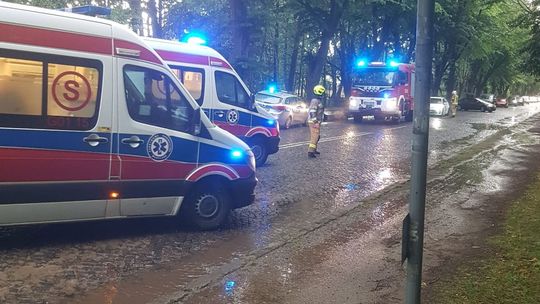 Piorun poraził dwóch mężczyzn