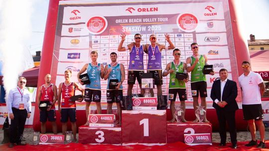 Piotr Filipowicz na podium w zawodach cyklu Orlen Beach Volley Tour