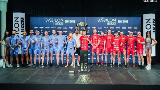 Piotr Kacprzak z mistrzowskim pasem federacji Babilon MMA!