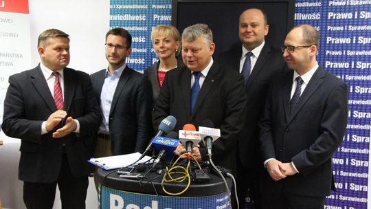 PiS o hali i uchodźcach