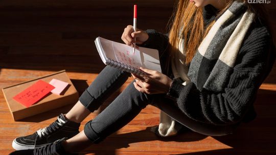 Pisanie ręczne a kreatywność: jak zeszyt może być początkiem wielkich pomysłów Pisanie ręczne a kreatywność: jak zeszyt może być początkiem wielkich pomysłów