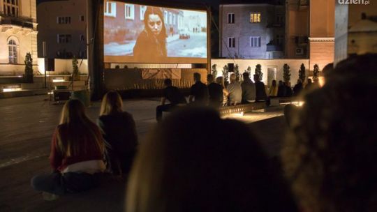 Plenerowe pokazy filmowe dla mieszkańców Radomia