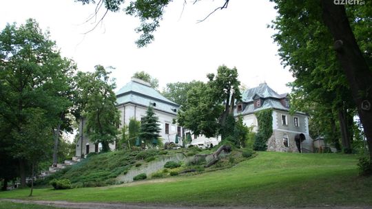 Płonął pałac w Chlewiskach. AKTUALIZACJA