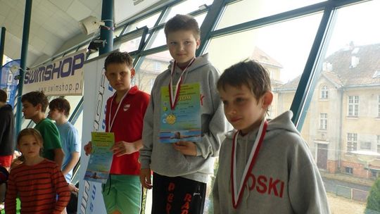 Pływacy przywieźli medale