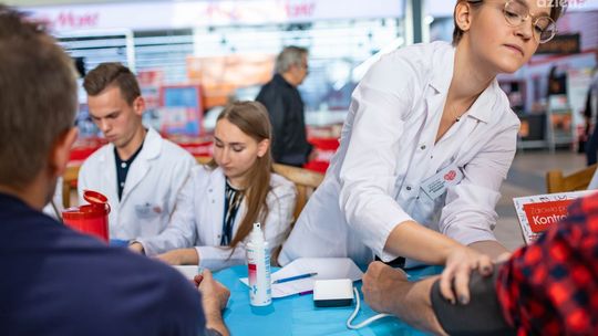 Po dwa tysiące złotych dla studentów medycyny