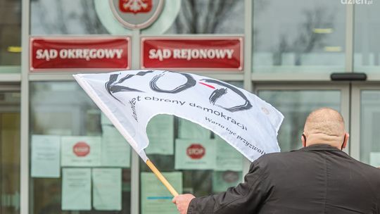Pobicie działacza KOD. Sąd nie zachował obiektywizmu? Jest apelacja 