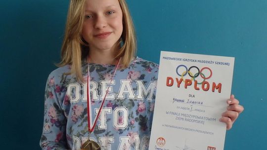 Pobiegła po złoto, by uczcić pamięć nauczyciela