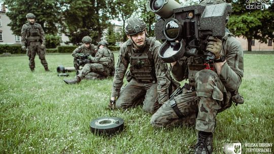 Pod okiem Amerykanów uczą się obsługi Javelinów 