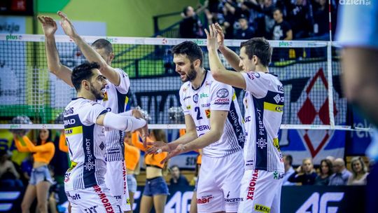 Pod złotym sufitem pojedynek dwóch drużyn z problemami. Cerrad Enea Czarni Radom podejmą Asseco Resovię Rzeszów