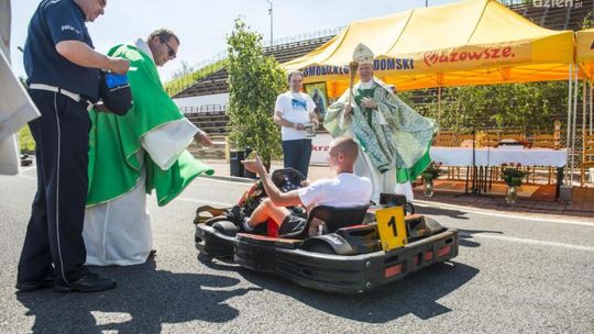 Podczas Autosacrum poświęcili pojazdy