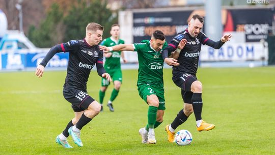 Podrażniona Pogoń Szczecin na ostatniej prostej Radomiaka Radom