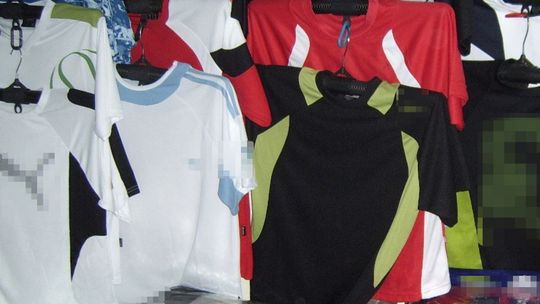 Podrobiona odzież w radomskiej hali handlowej