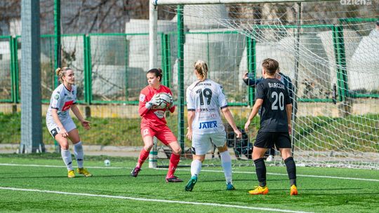 Podstawowe zawodniczki opuszczają HydroTruck Sportową Czwórkę Radom