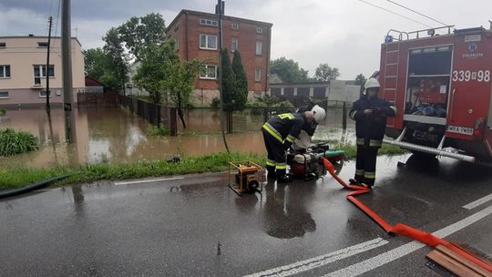 Podtopienia i trąba powietrzna w regionie radomskim