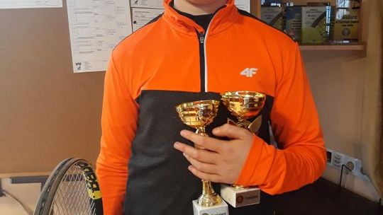 Podwójne mistrzostwo młodego tenisisty