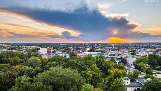 Podział województwa. Czy to polityczna ustawka? Komu zależy na podziale?  