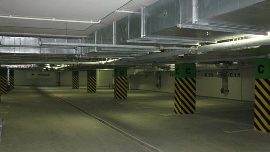 Podziemny parking w „Pawilonach Rosa” już dostępny