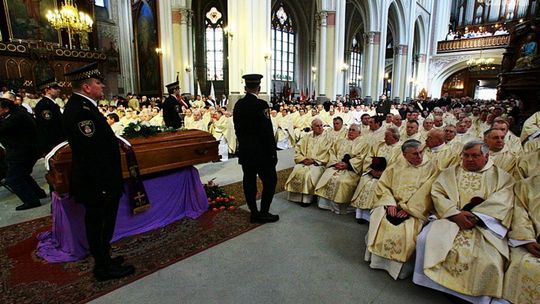 Pogrzeb biskupa Edwarda Materskiego VIDEO