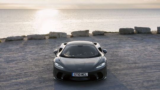 Pojemne Gran Turismo z Wielkiej Brytanii